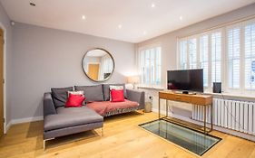 The Escalier Mews - Bright 3BDR Home